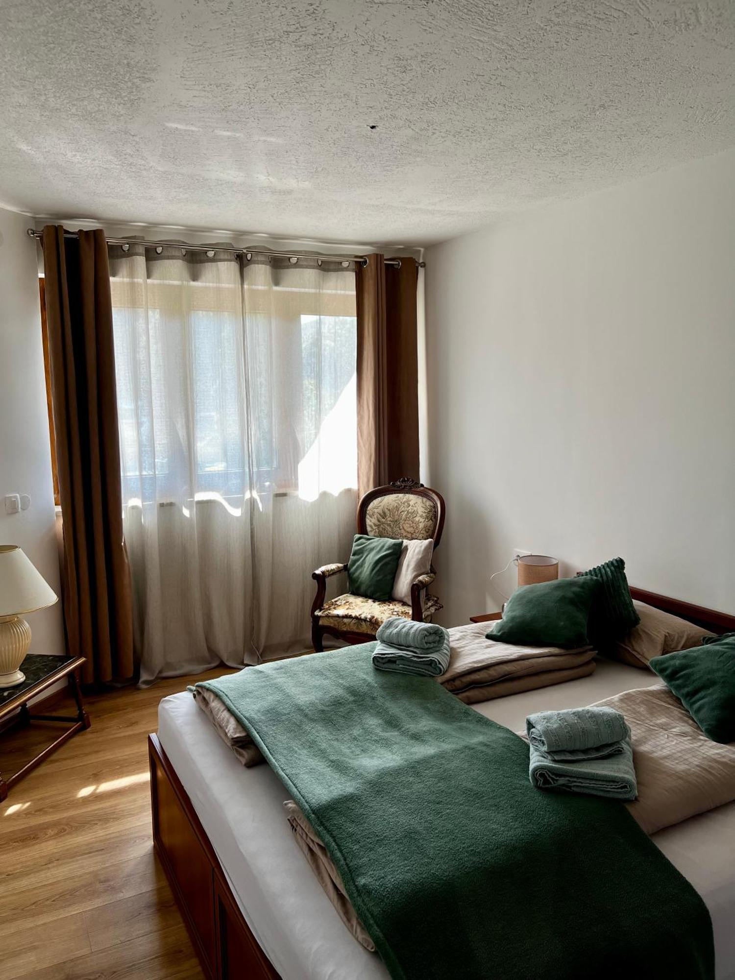 Eden Apartment Pula Bagian luar foto