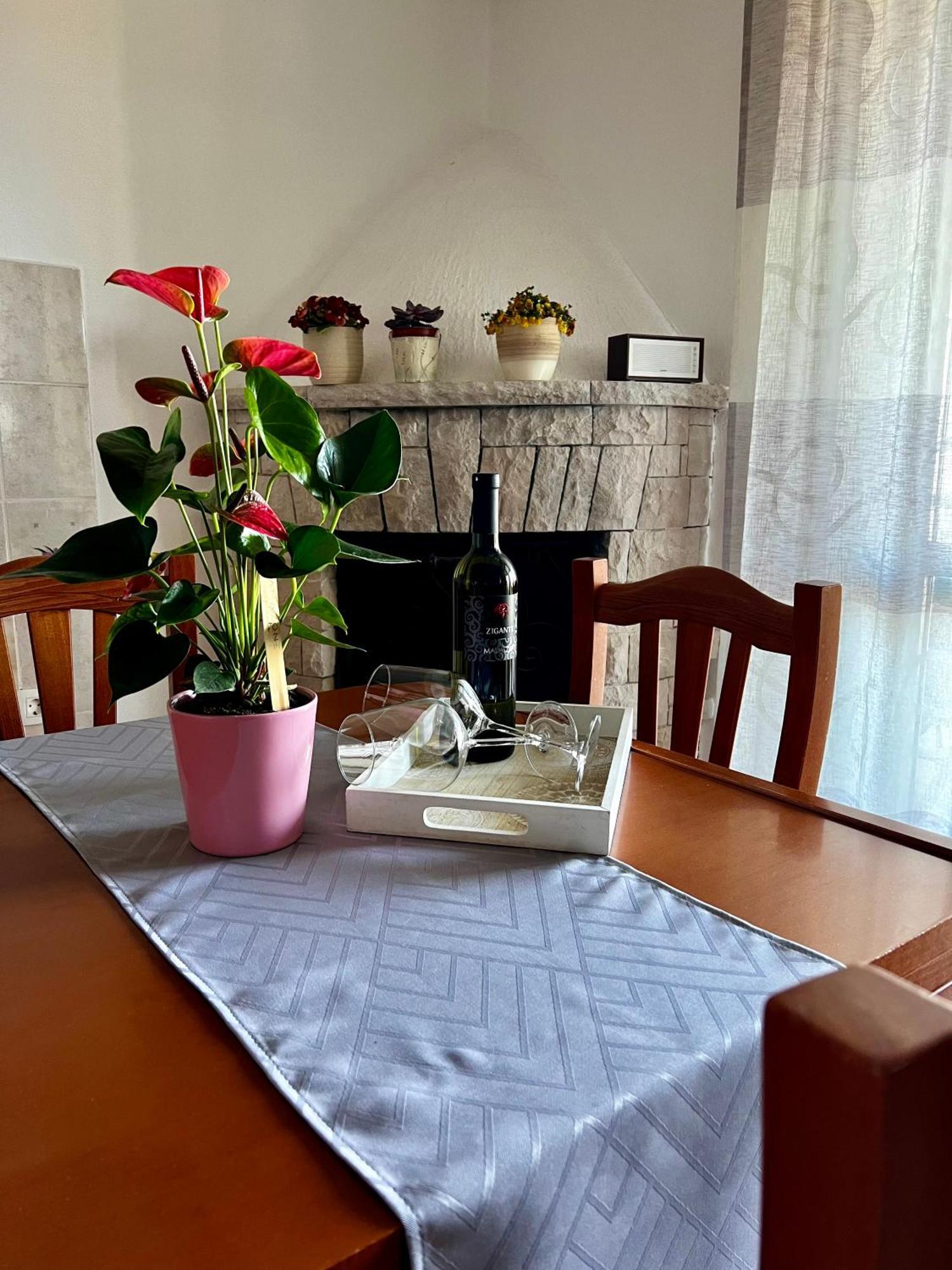 Eden Apartment Pula Bagian luar foto