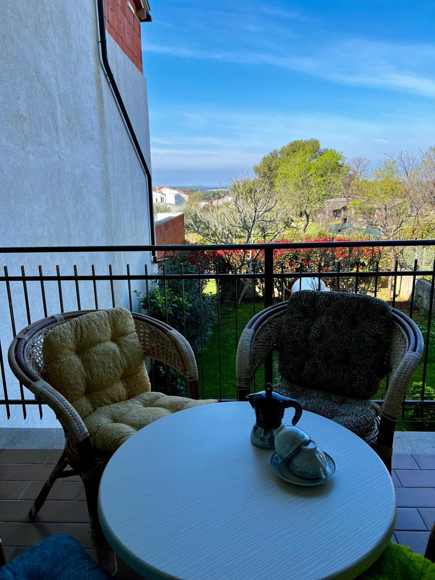 Eden Apartment Pula Bagian luar foto